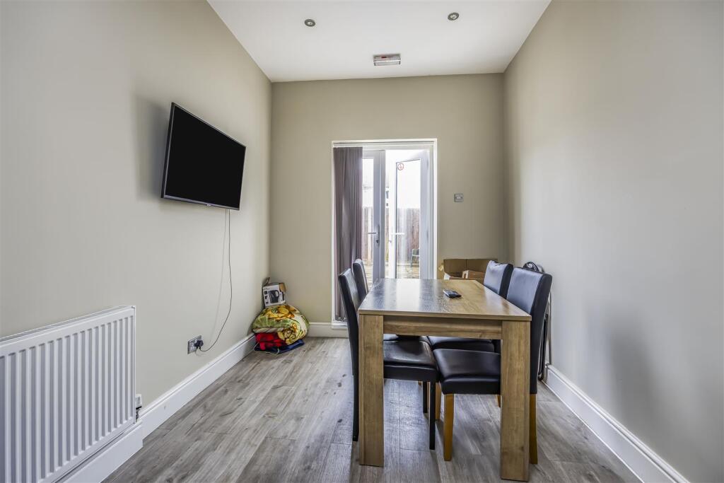 5 Wyndcliffe Road, Southsea-PorticoMarketing-Nexa-