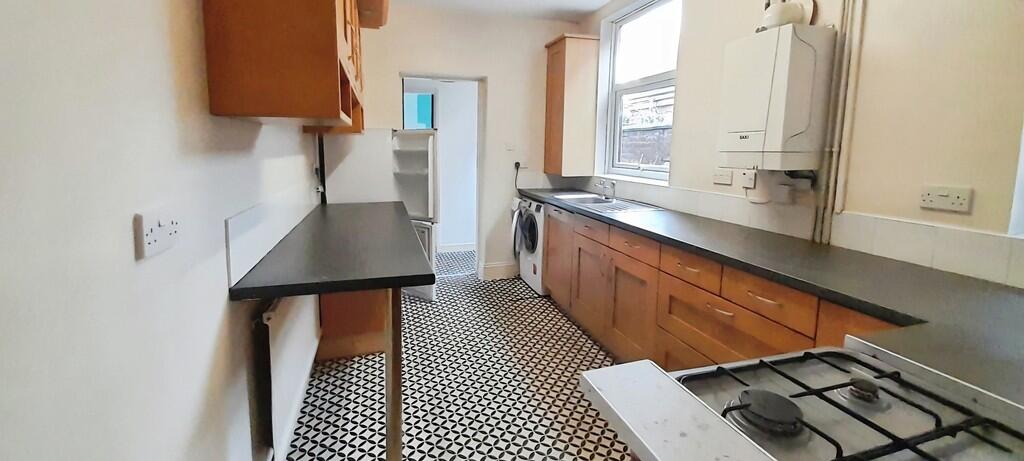 b446e7fd-WhatsApp...