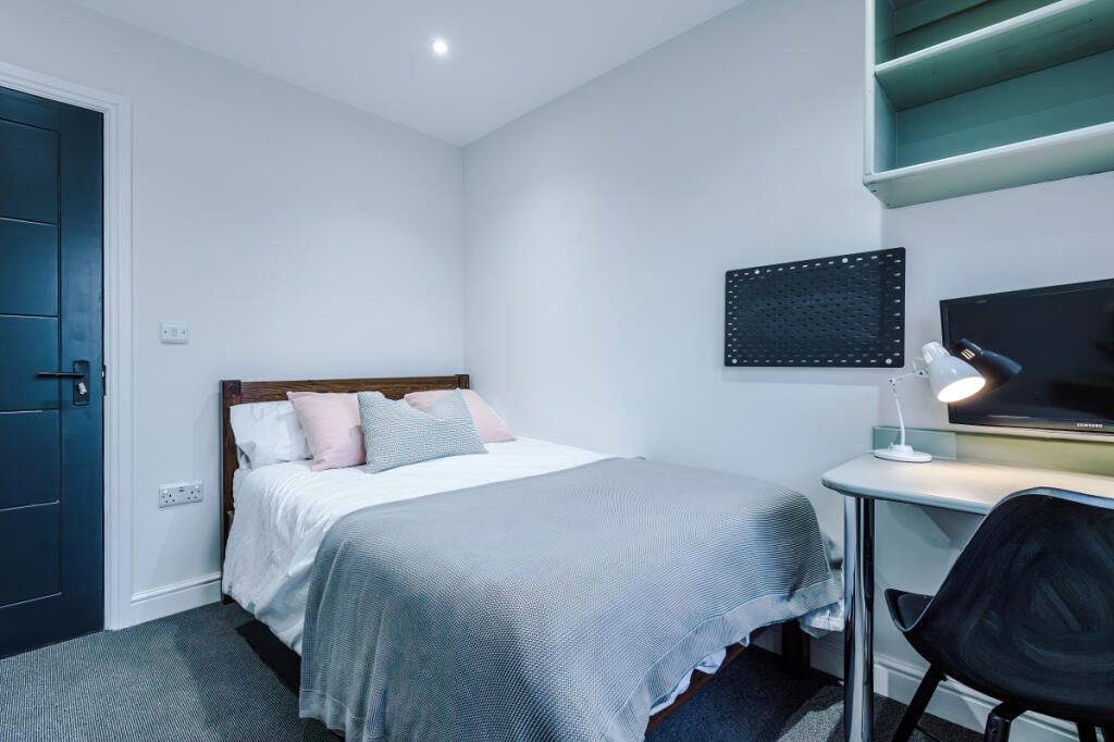 6 Capricorn Way, Bedroom 8