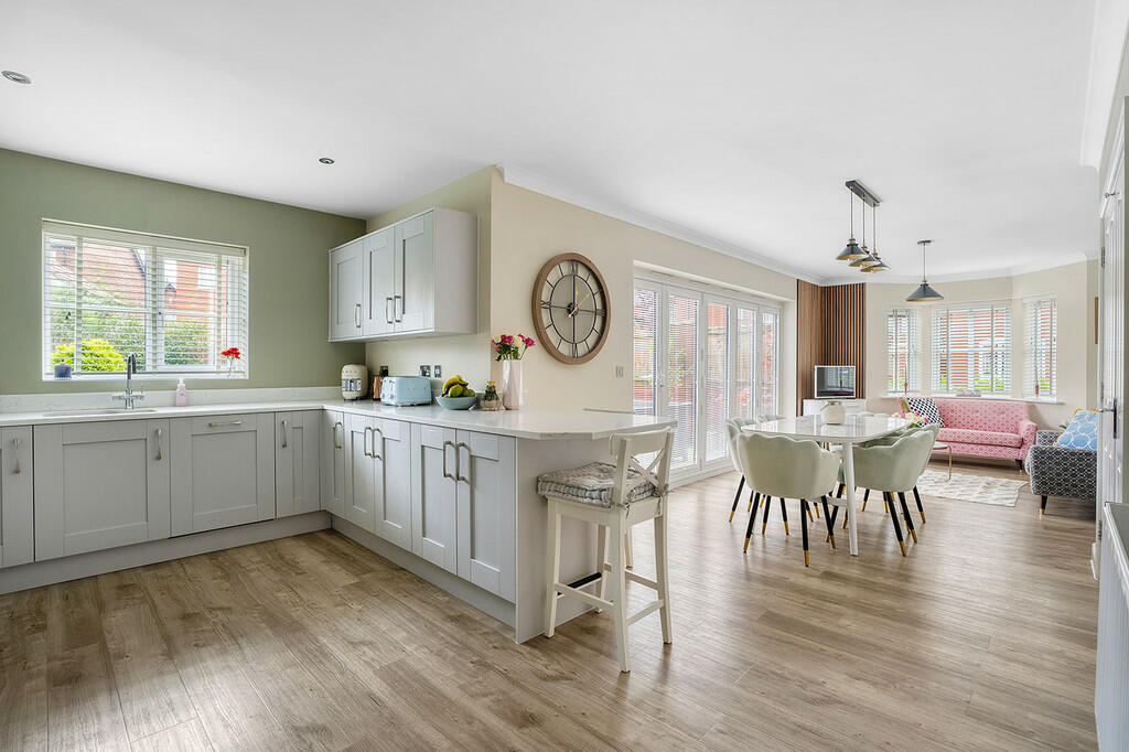 kitchen dining li...