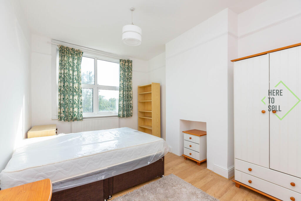 10 Hillside Avenue, N11 3DE-22