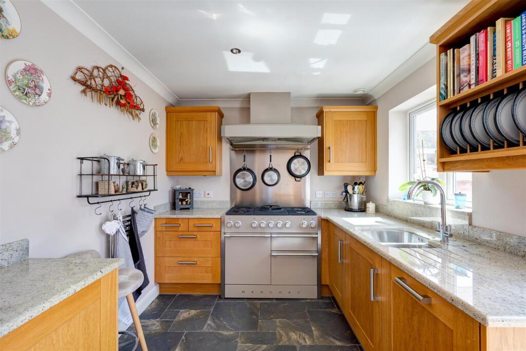 3 Creswell Drive LE67 2AG