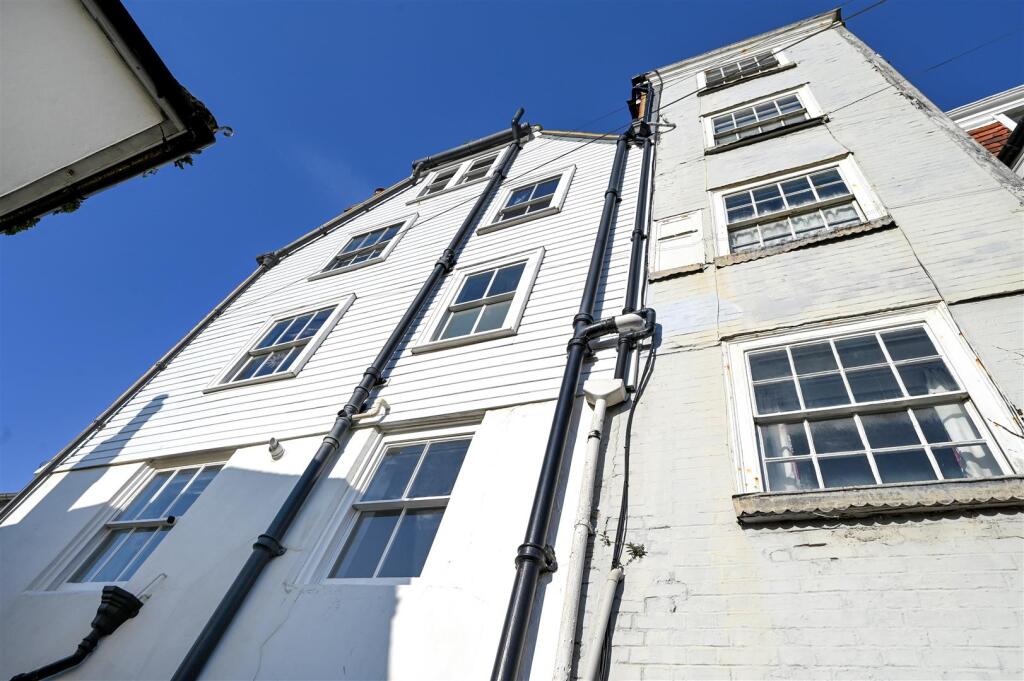 11 Hill Street TN34 (7).jpeg
