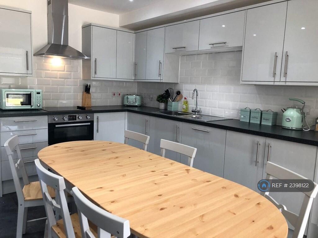 Kitchen, Stunning, Fully-Equipped Kitchen