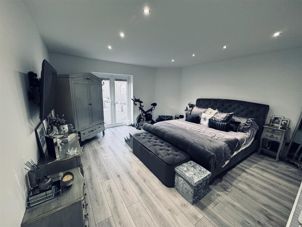 Main Bedroom