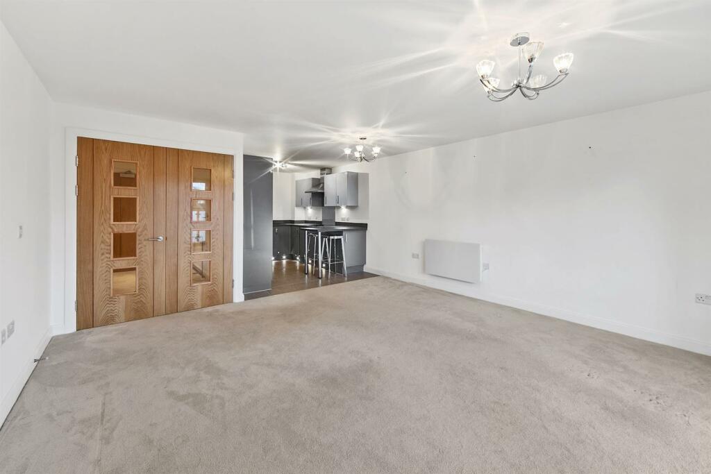 08-391f23LoddonHouseRG109BW_MCS78912_034 (1)-mediu