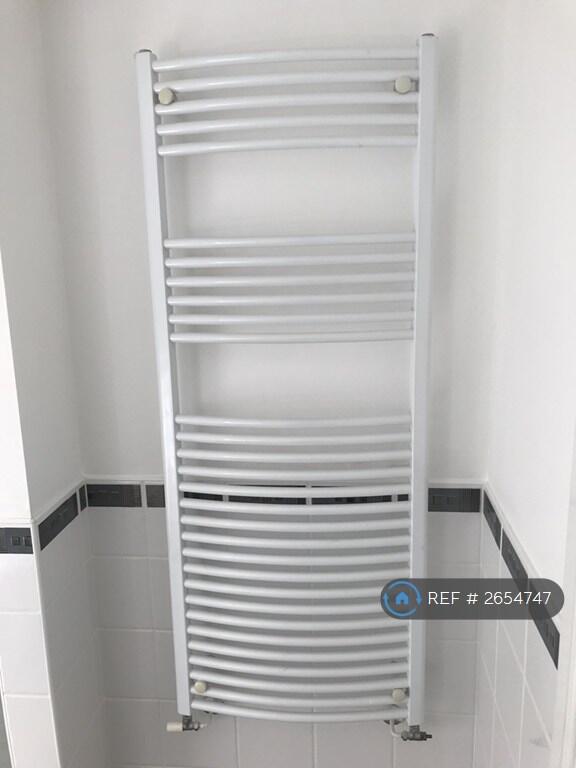 Ensuite - Tower Rail
