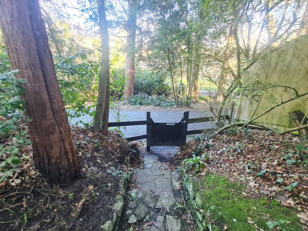 Access to B'mth Gdns