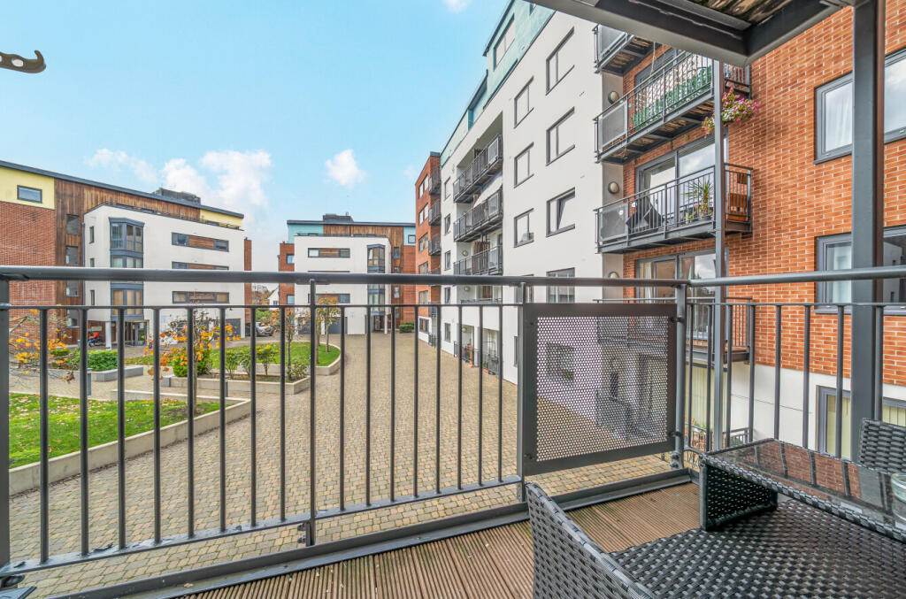 1380862-8-69135f7...