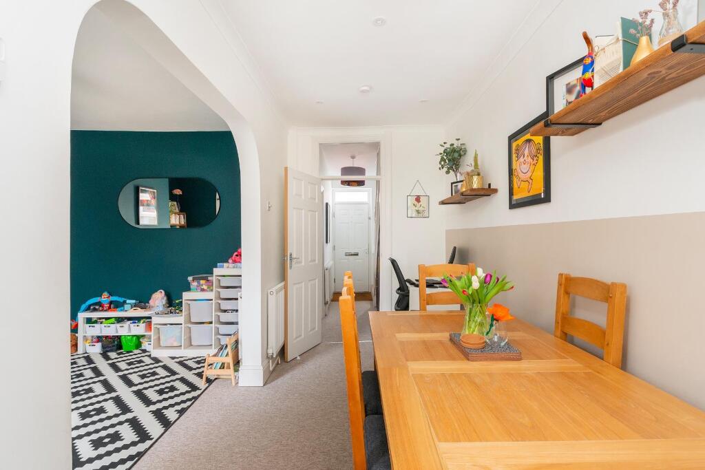 1A1R6BR - KitchenDiner C.jpg