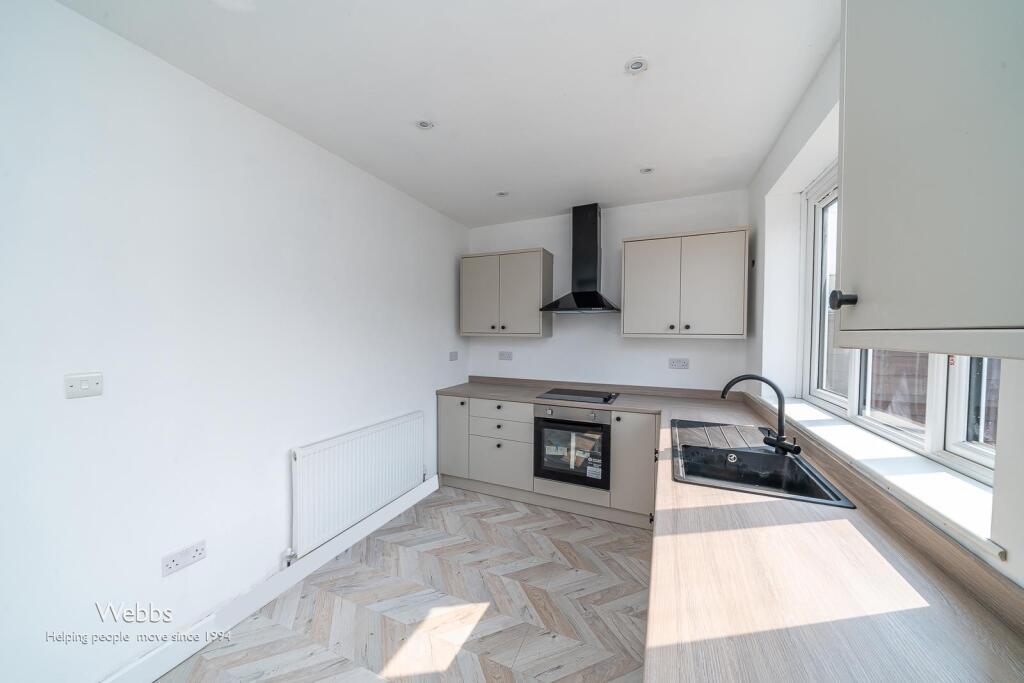 new © Webbs Estate Agents © (46 of 124) copy.jpg