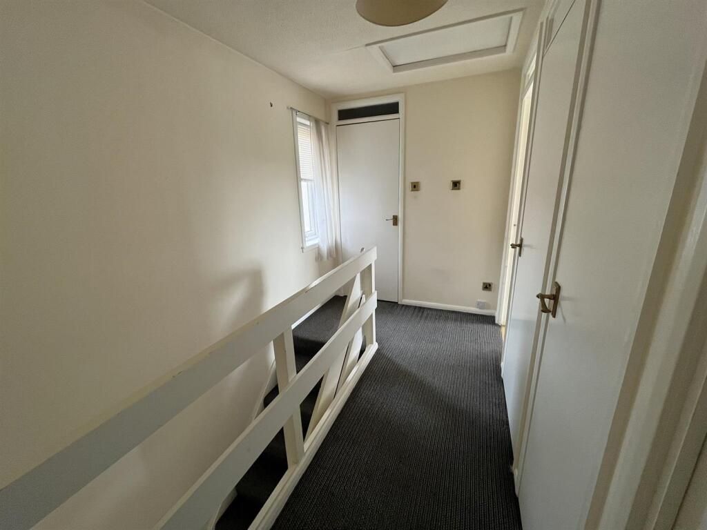 STAIRCASE &amp; LANDING