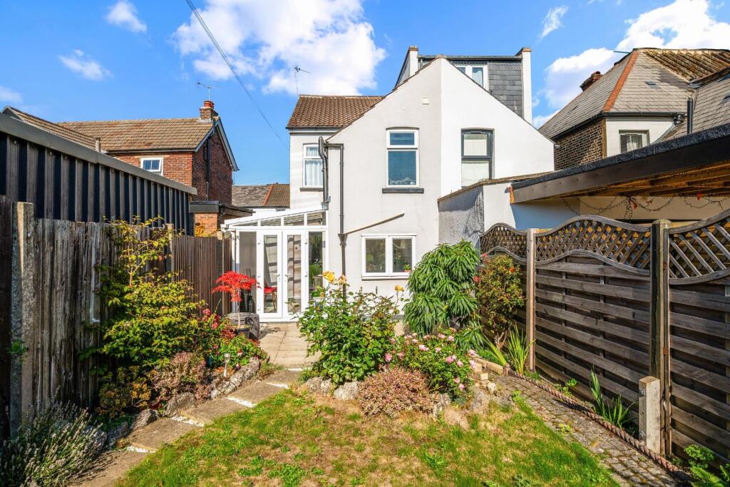 FERNDALE ROAD (14).jpg