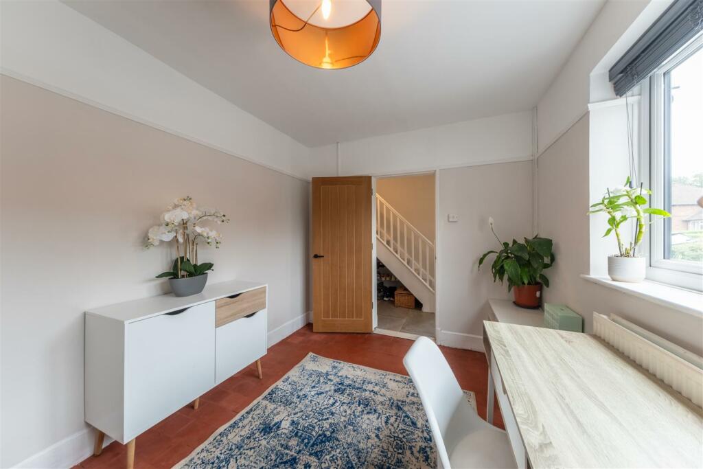 10 Churchill Drive-014.jpg