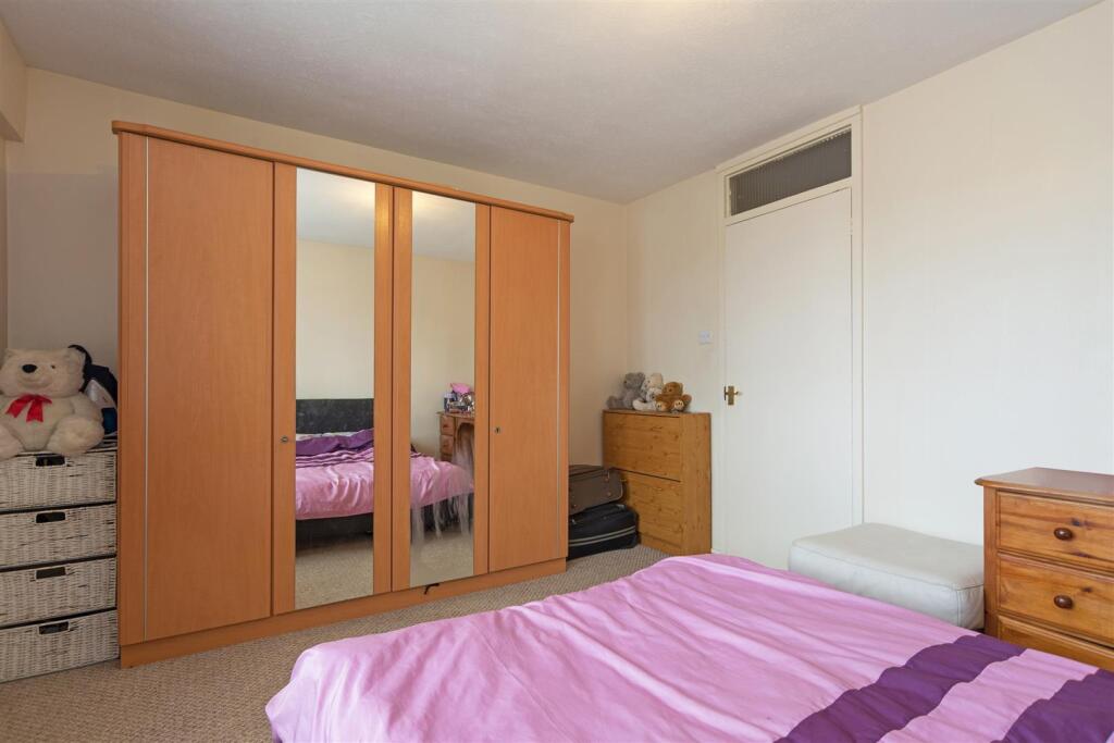 Cumberland House Bedroom 1.jpg