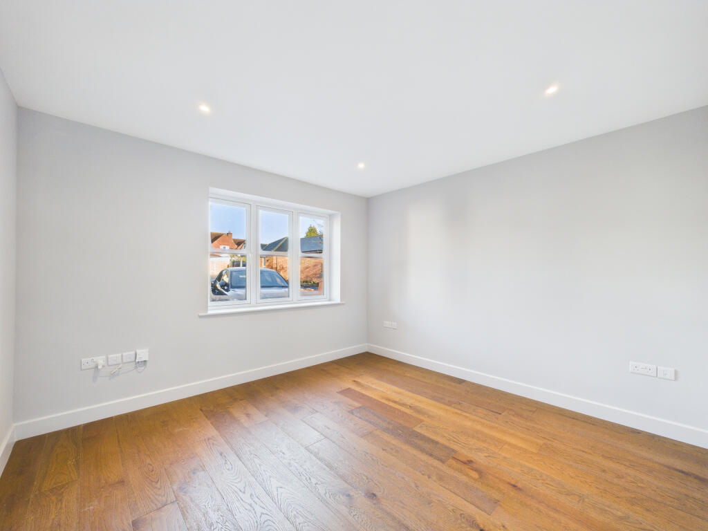 CAM01354G0-PR0625-STILL003