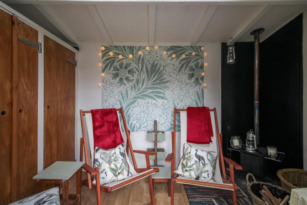 SUMMER HOUSE