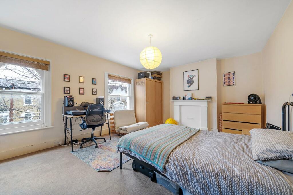 Bedroom 2.jpg