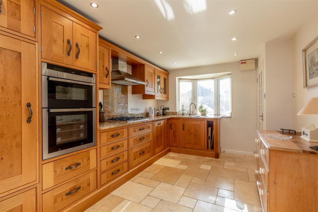 Brean Down Ave, Henleaze Kitchen 3.jpg