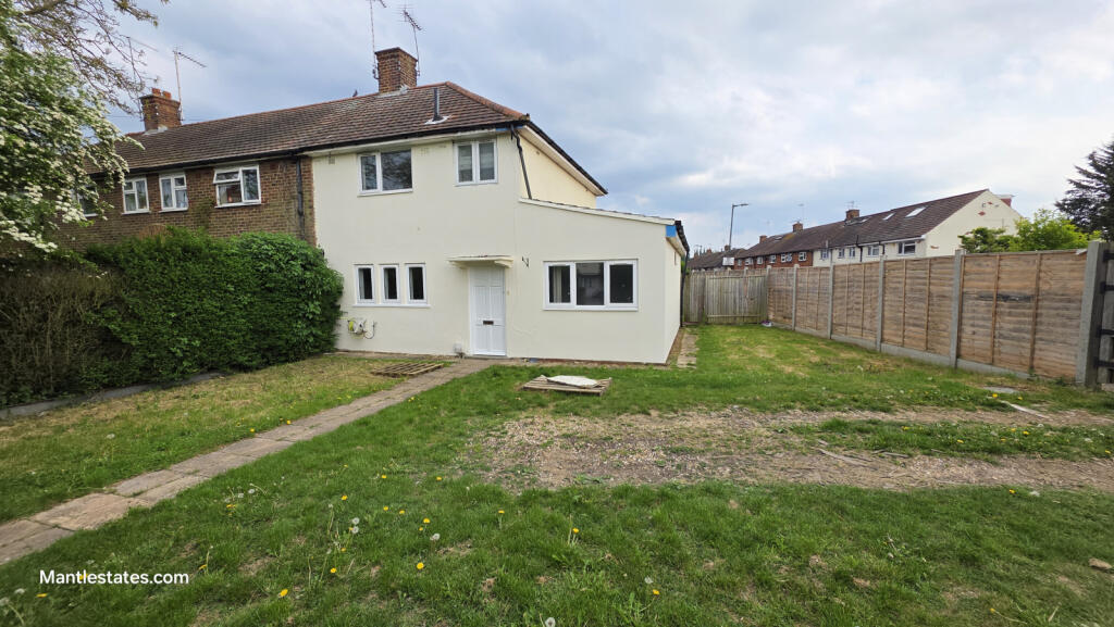 4 Bedroom End of Terraced House