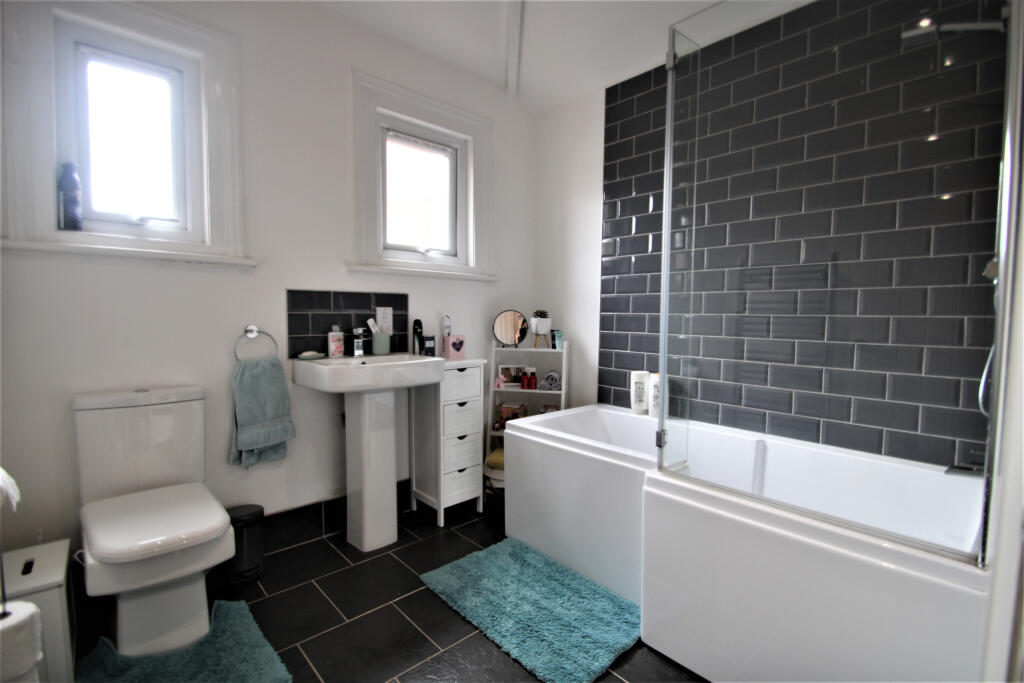 Bathroom.JPG