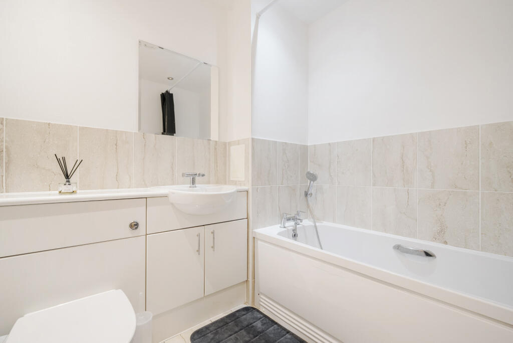 1311810-12-6852f0...