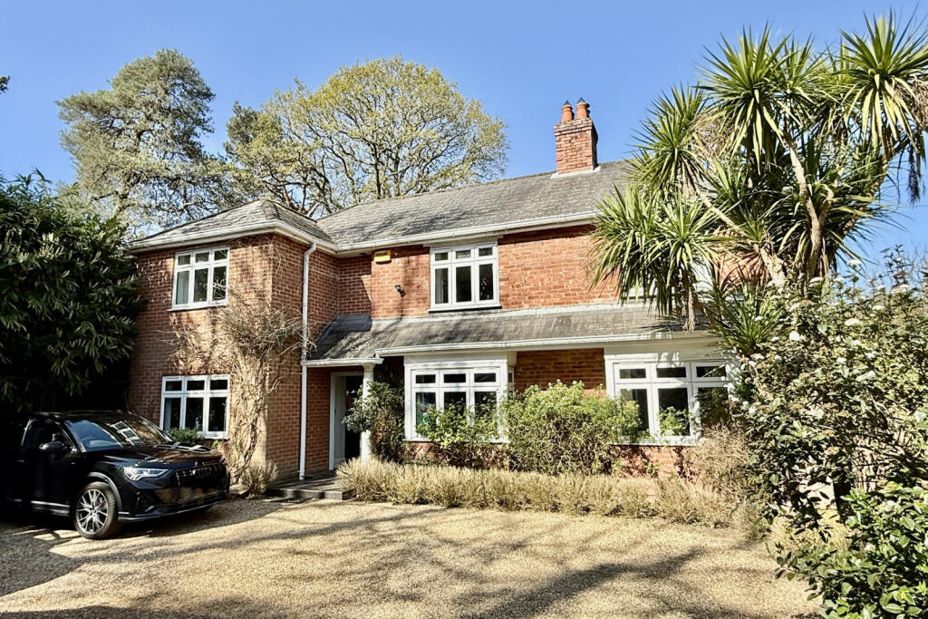 4/5 Bedroom Detached House for Sale