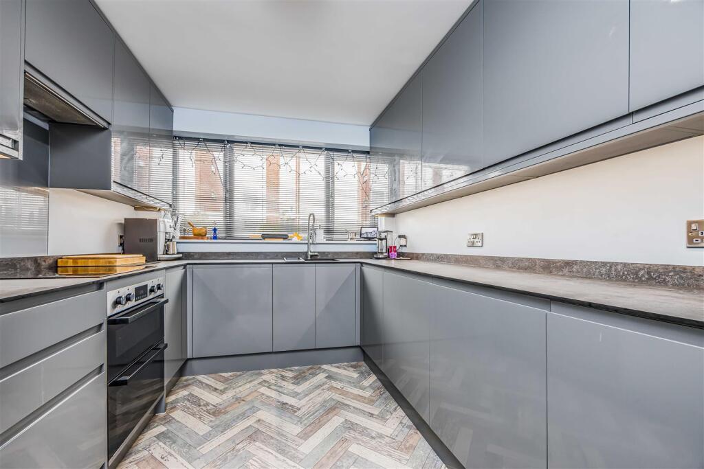 117 Old Rectory Road, Farlington-Small-PorticoMark