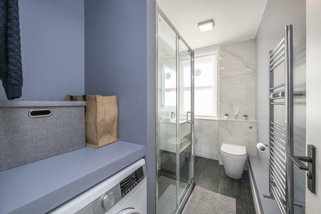 bathroom (2).jpg