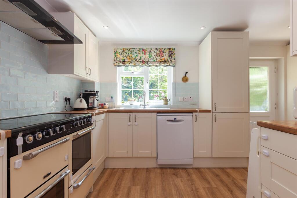 Kitchen - Dining Room 4.jpg