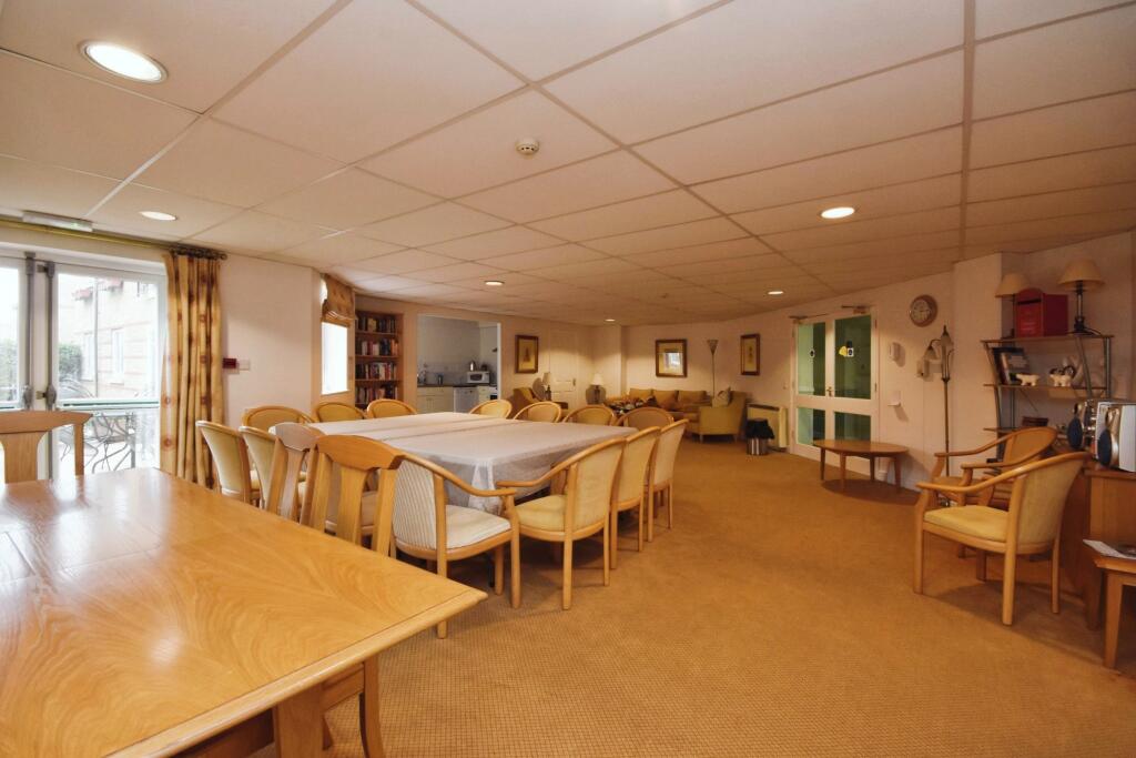 RESIDENTS LOUNGE