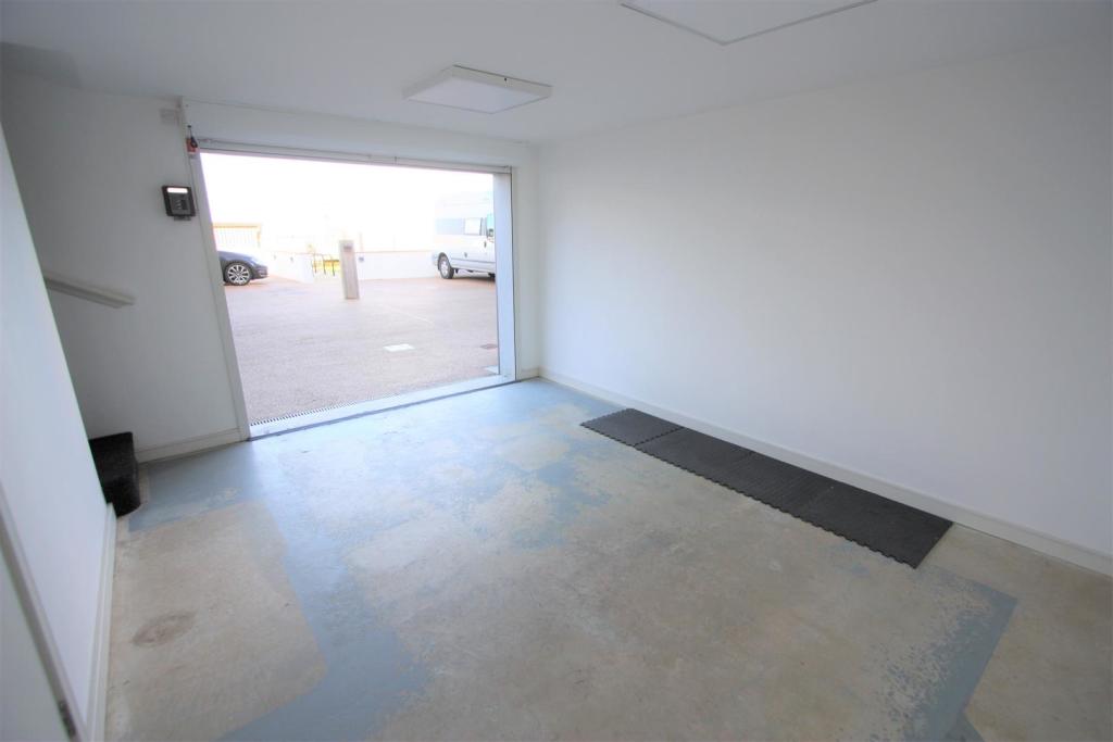 9 Towan Heights Garage