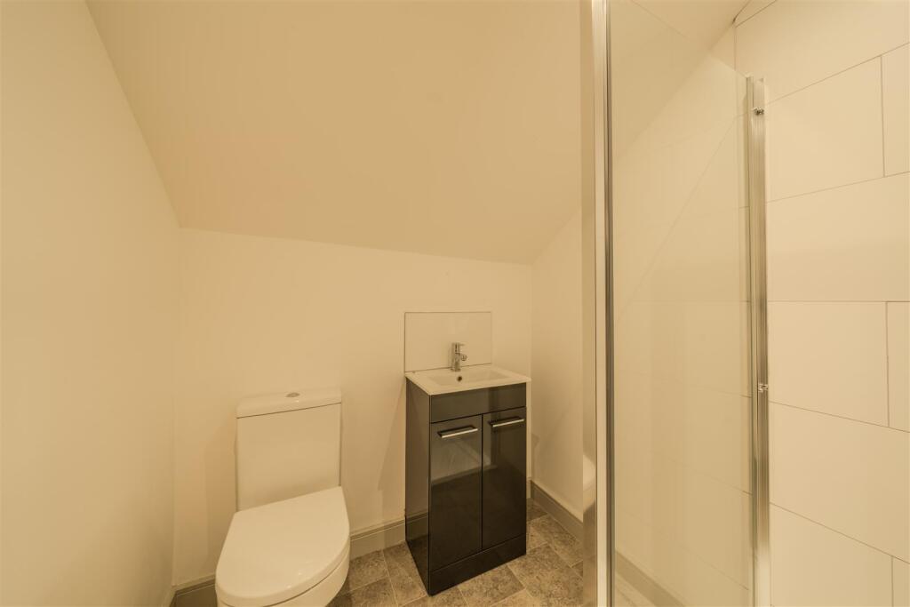 Apartment 6-130.jpg