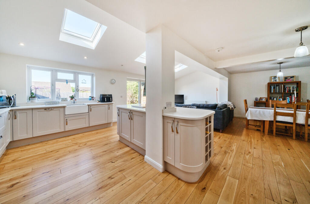 Kitchen/Dine/Family
