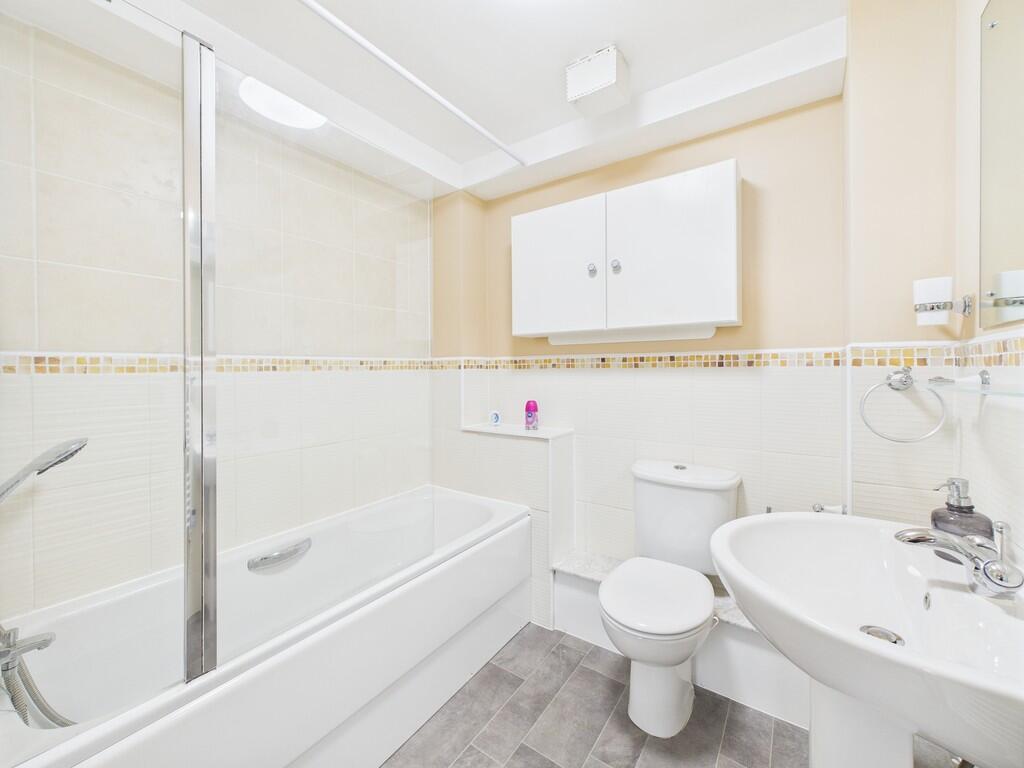 CAM02854G0-PR0394...