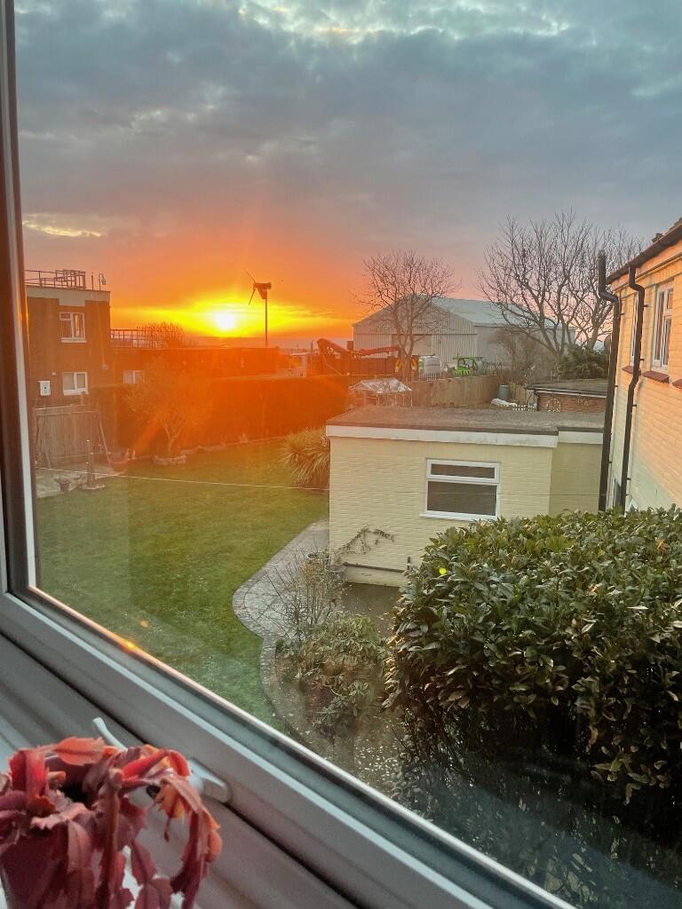 V's sunrise picture