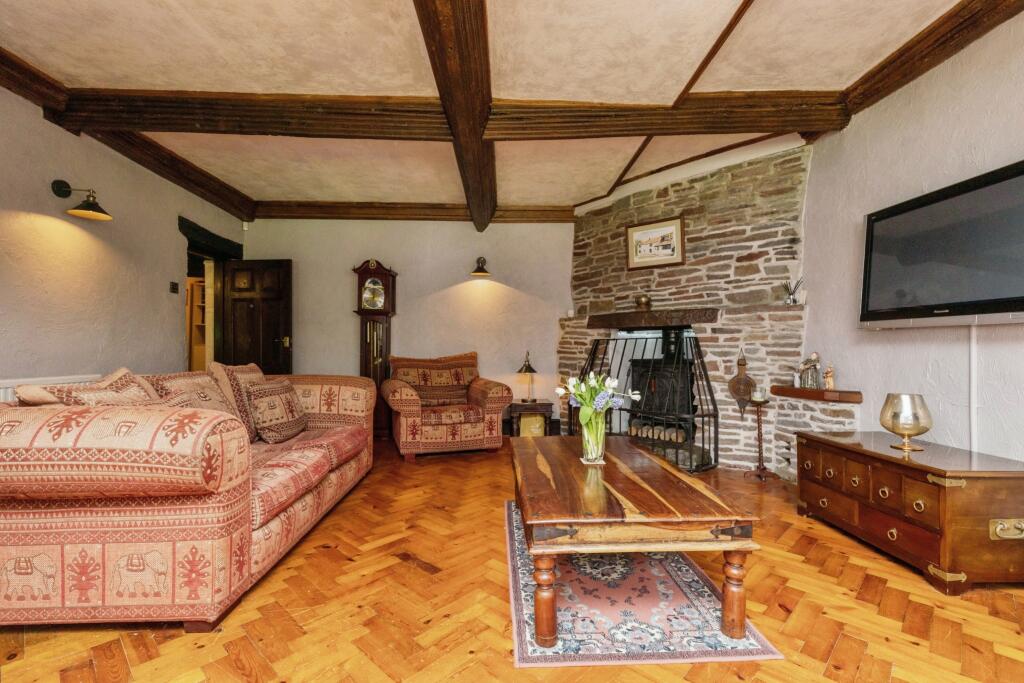 02 Living Room