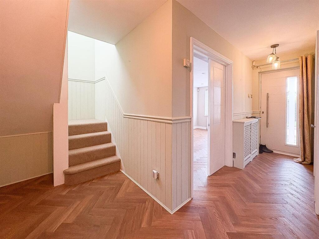HALLWAY.jpg