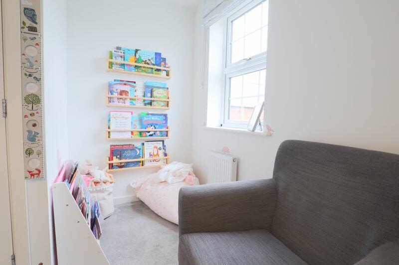 2nd bedroom (2)