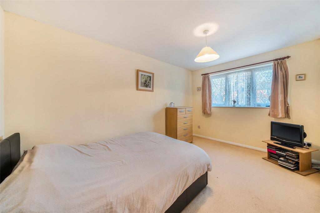 Firs Close, Mitcham, CR4