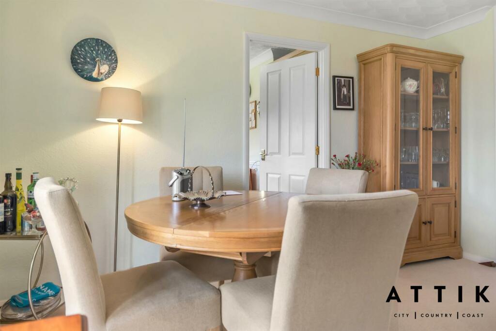 27 Dakings Drift halesworth IP19 8TQ (22).jpg