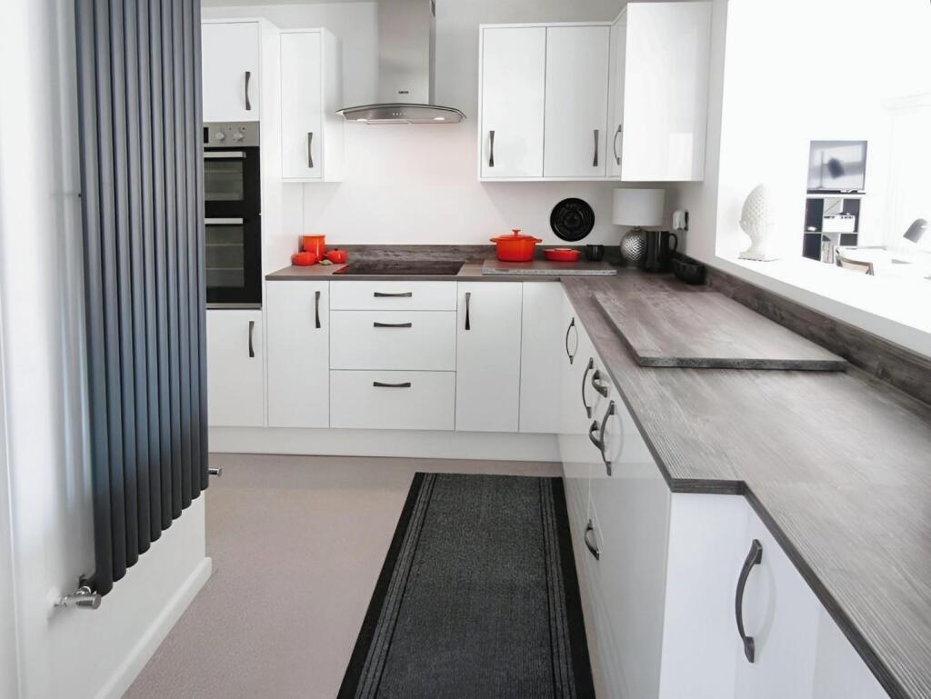 76f8525f-kitchen 202.jpg