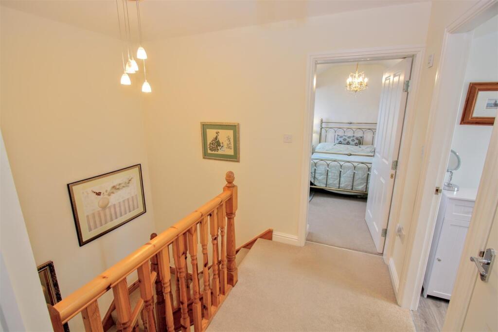 FIRST FLOOR LANDING