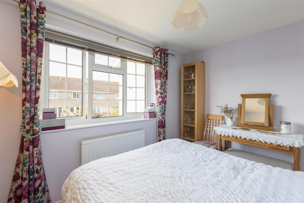 Paddock Close 9 Bedroom 2-3.jpg