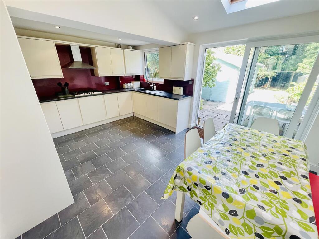 Kitchen/Dining Room