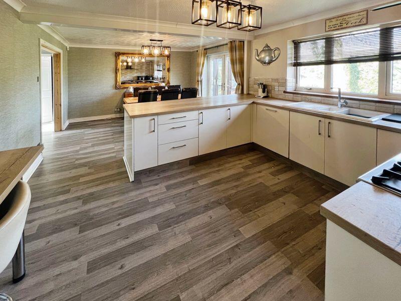Kitchen Dining Area