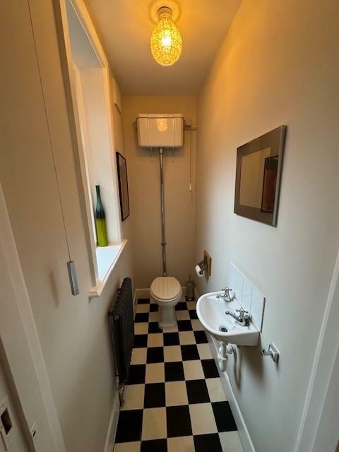 CLOAKROOM.jpg