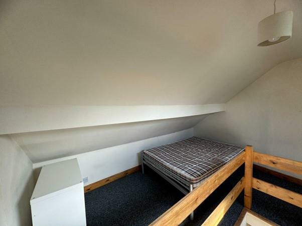 bed2.jpg