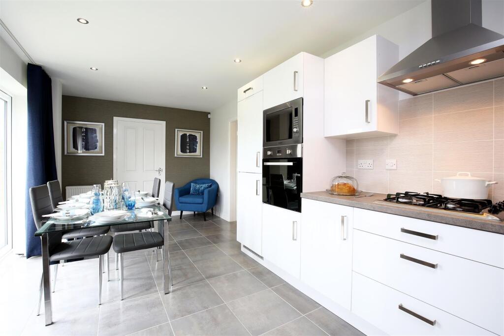 Kitchen/dining/family area