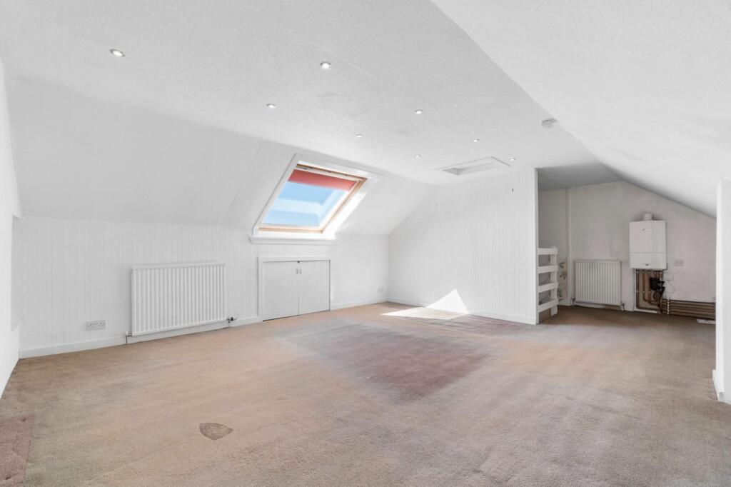 18_10 millburn gardens, largs (13).jpg